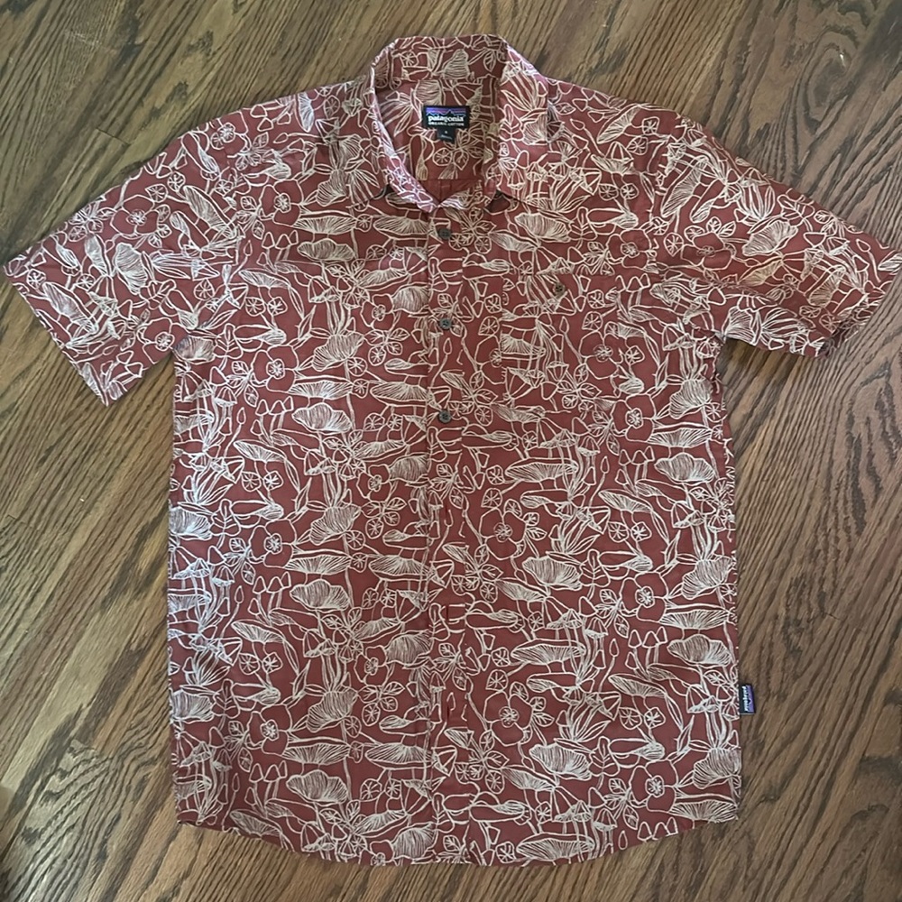 Patagonia Men’s Go To Shirt: Mushroom Forest Batik: Sequoia Red